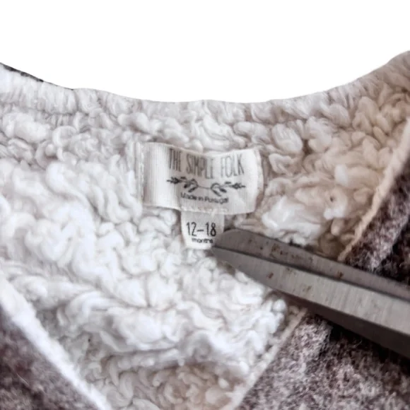 The Simple Folk Kids Undyed Wood Toggle Wool Vest 12-18 Months - Picture 5 of 8